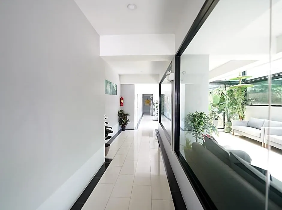 Roomquest Bangkok Don Mueang Airport-1